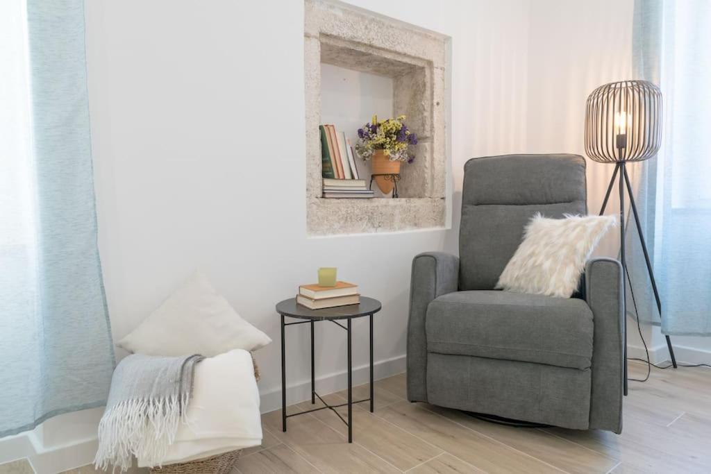 New Luxury In The Center Of Apartamento Omiš