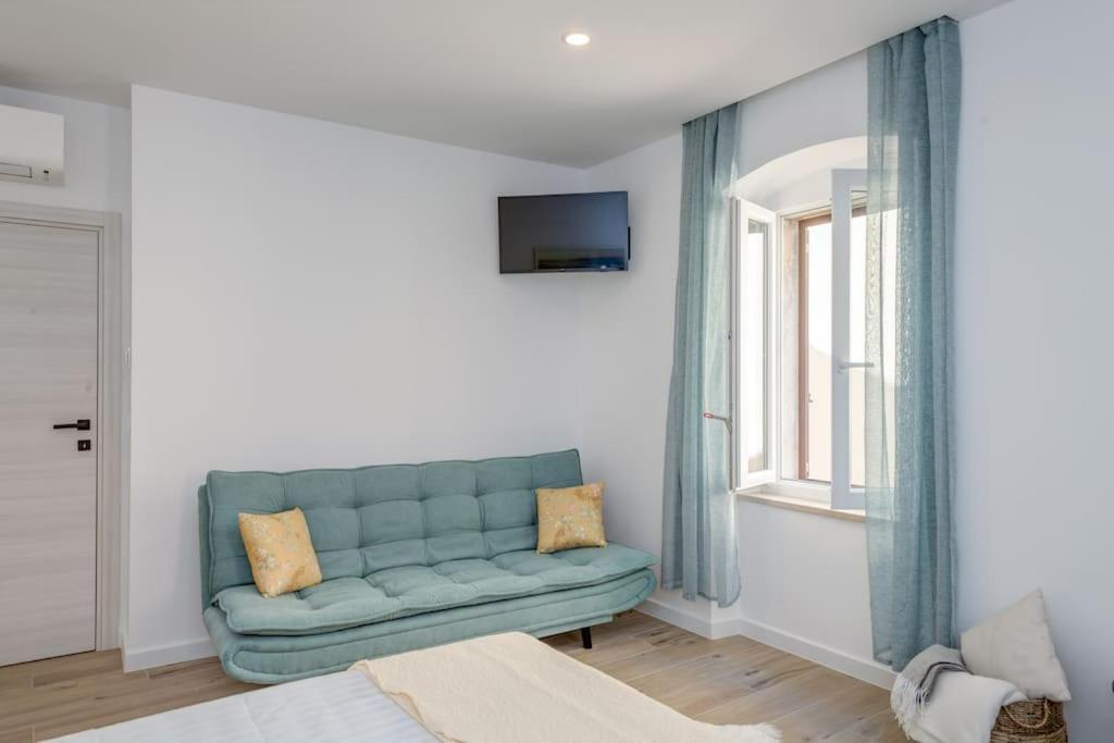 New Luxury In The Center Of * Omiš
