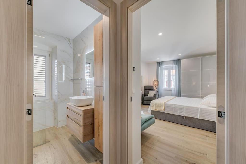 New Luxury In The Center Of Omiš