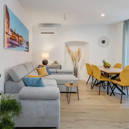 New Luxury Apartments In The Center Of Omiš Exterior foto