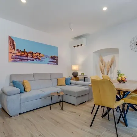 New Luxury Apartments In The Center Of Omiš Exterior foto