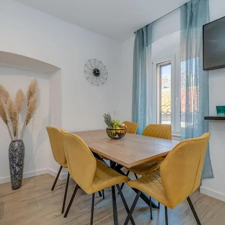 New Luxury Apartments In The Center Of Omiš Exterior foto