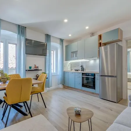 New Luxury Apartments In The Center Of Omiš Exterior foto