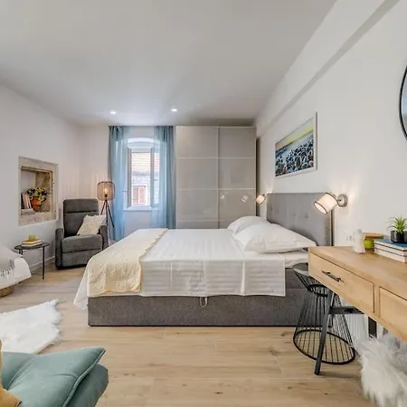 New Luxury Apartments In The Center Of Omiš Exterior foto
