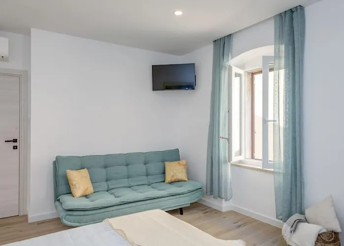 New Luxury Apartments In The Center Of Omis