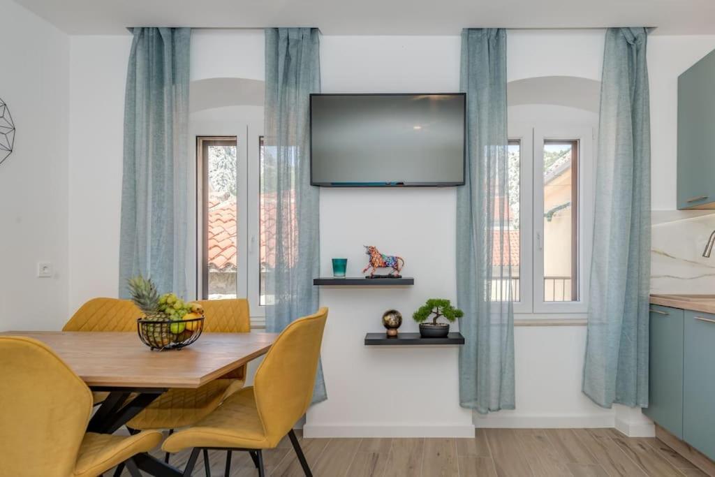 New Luxury In The Center Of Apartament